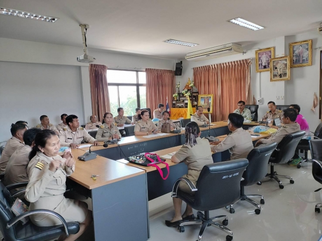นายสมคิด ประทับแก้ว นายกเทศมนตรีตำบลนาโพธ์พัฒนา ร่วมประชุมกำนันผู้ใหญ่บ้านประจำเดือนกุมภาพันธ์ 2567