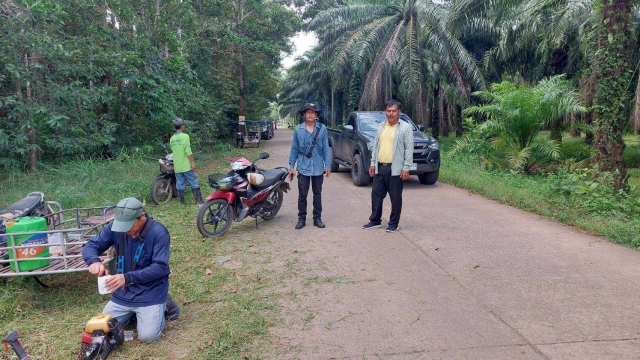 ท้องที่ ท้องถิ่น รวมใจ 13 ตุลาคม  วันนวมินทรมหาราช 